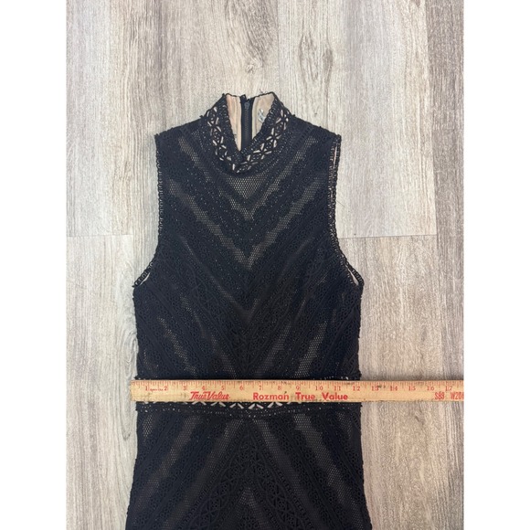 Alice + Olivia‎ Azita Tiered Lace Fit-and-Flare Dress Size 0 - Picture 8 of 9